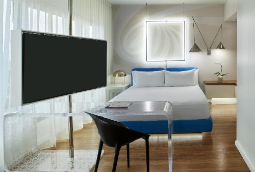 Mondrian Los Angeles image 6